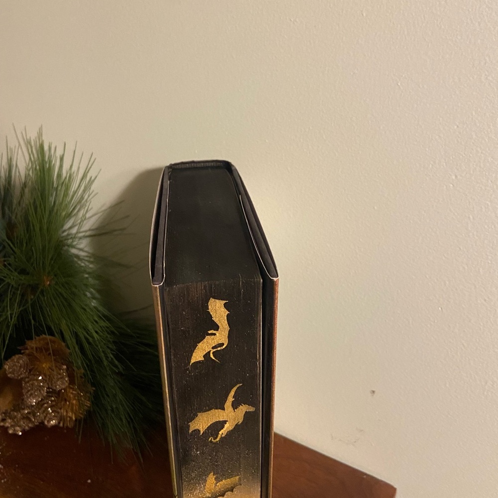 Fourth Wing - First Edition- custom sprayed edges - Picture 3 of 5